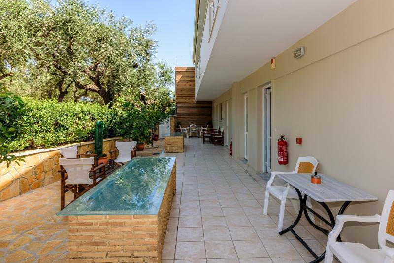 Remezzo Studios & Apartments Ammoudi Zewnętrze zdjęcie