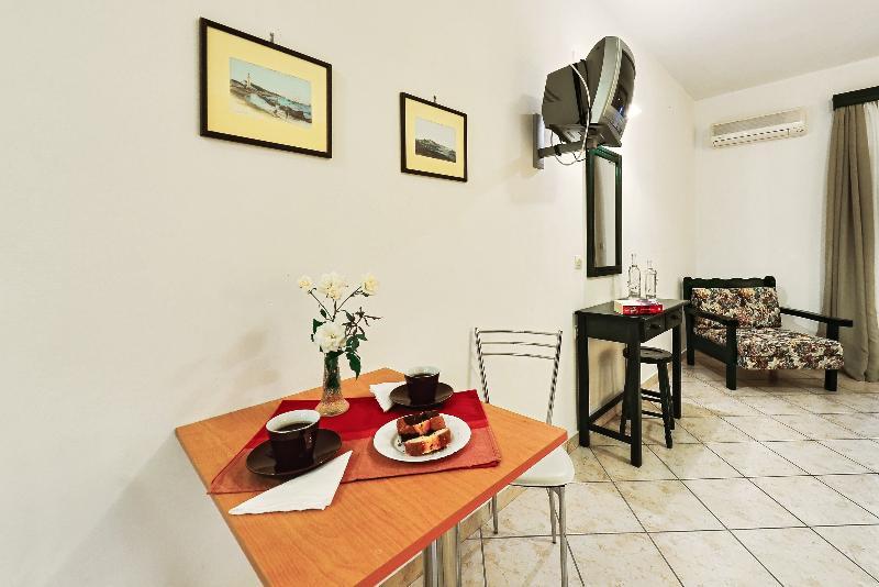Remezzo Studios & Apartments Ammoudi Zewnętrze zdjęcie